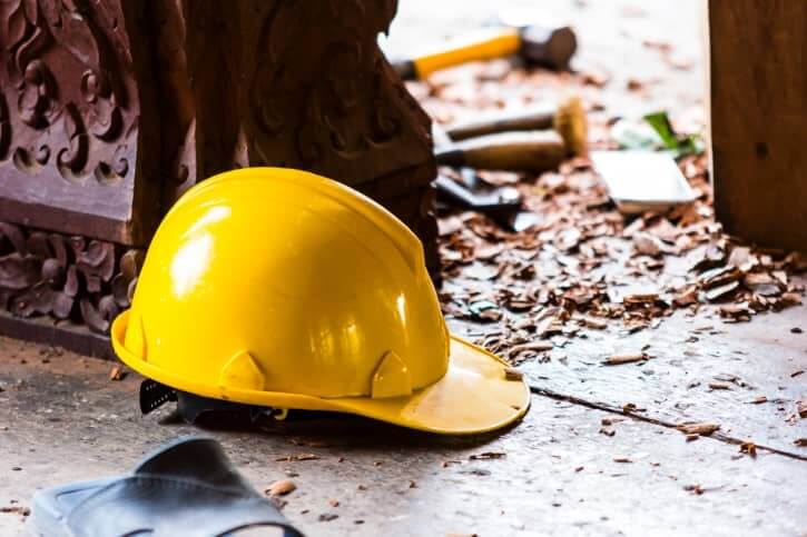 Construction worker dies after fall from roof